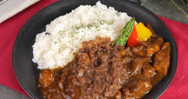 シャリアピンブラウンカレー - 緒方龍一 - DRAVILチートキッチン | ライブ配信型ファンメディアNATSLIVE